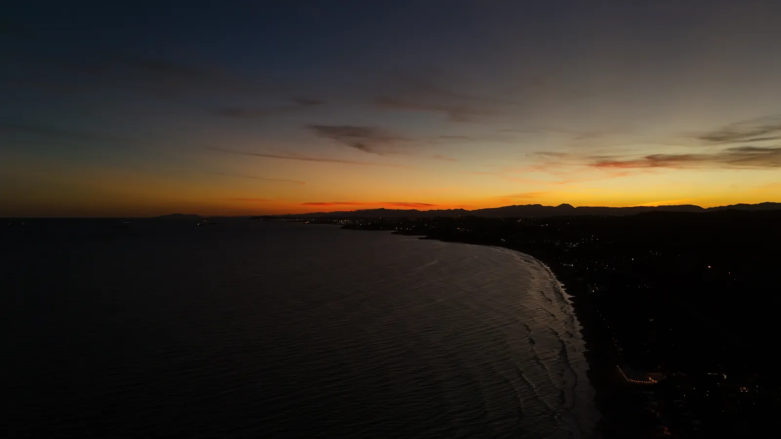 La bahía de Tarragona al atardecer desde 103 metros