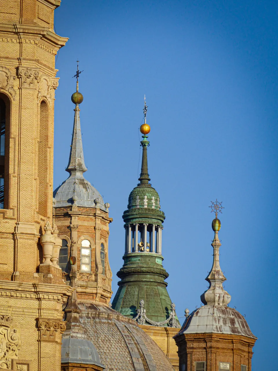Torres y cúpulas